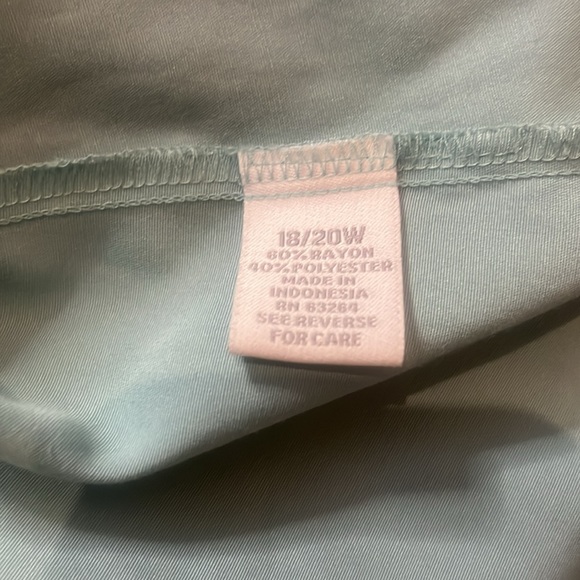 3/$15. Ladies button up 18/20 - Picture 3 of 5